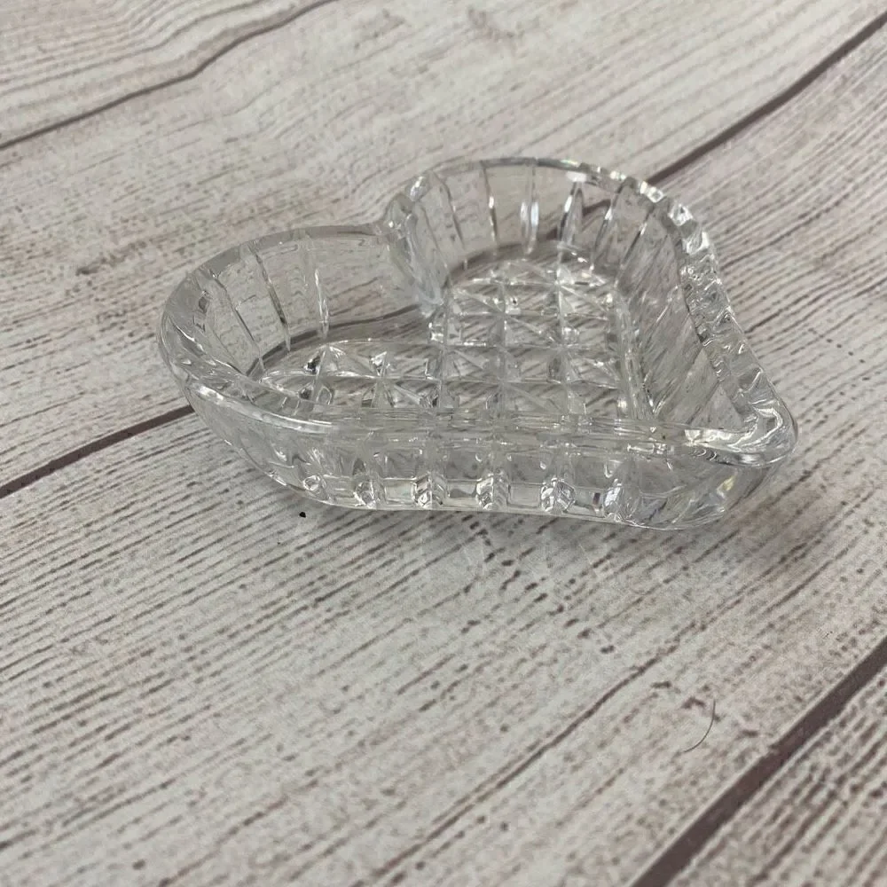 Glass beveled heart dish decor 3.5”x4”